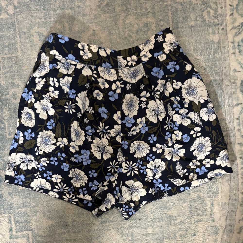 Veronica Beard Navy Floral Shorts with White & Light Blue Flowers